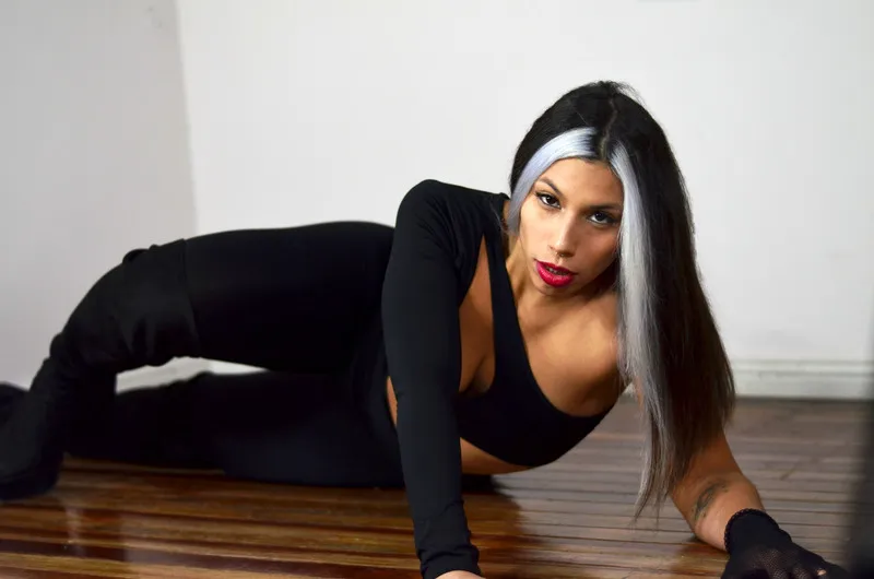 Live sex webcam photo for MichelKorn #3420937