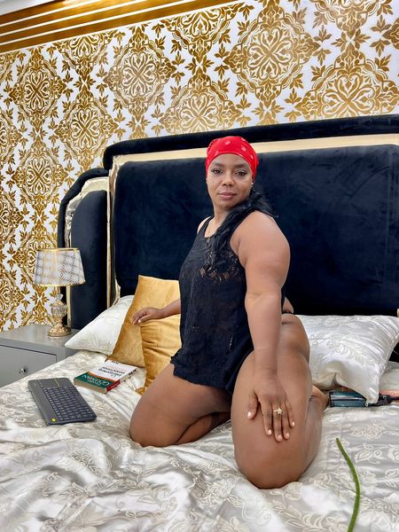 Live sex webcam photo for EBONYYEMPRES #3208181