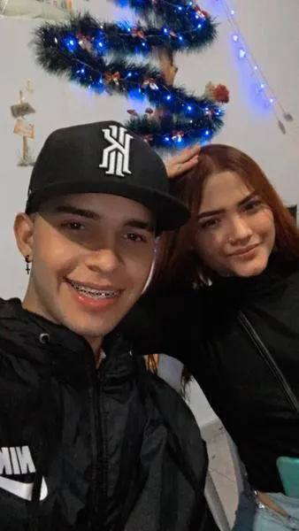 Live sex webcam photo for DylanAndLucia #3481494