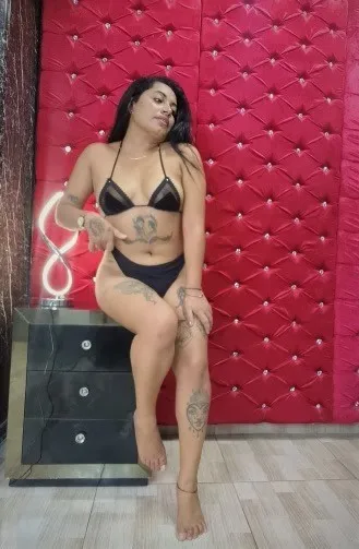 Live sex webcam photo for CaroleNadiine #3213204