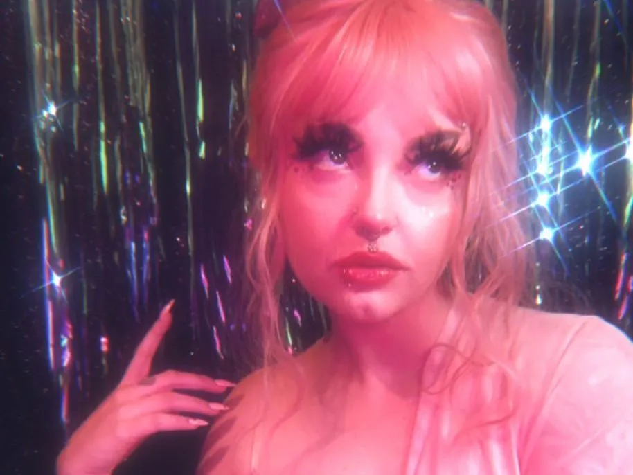 Live sex webcam photo for Naminexnsfw #3171128