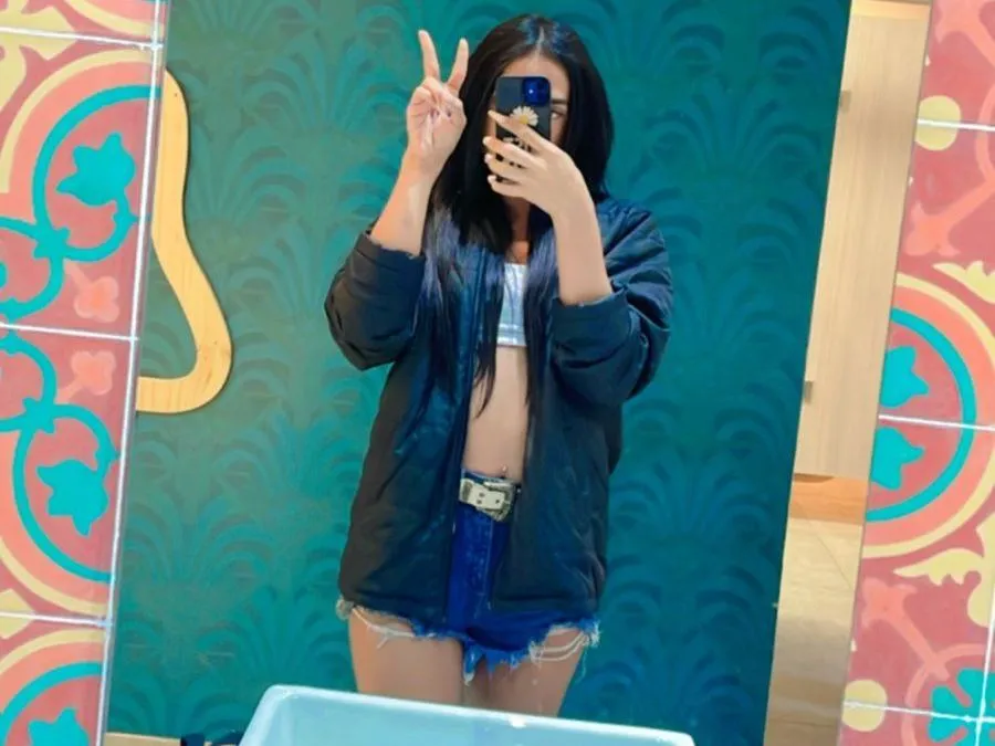 Live sex webcam photo for khloehots #5287644