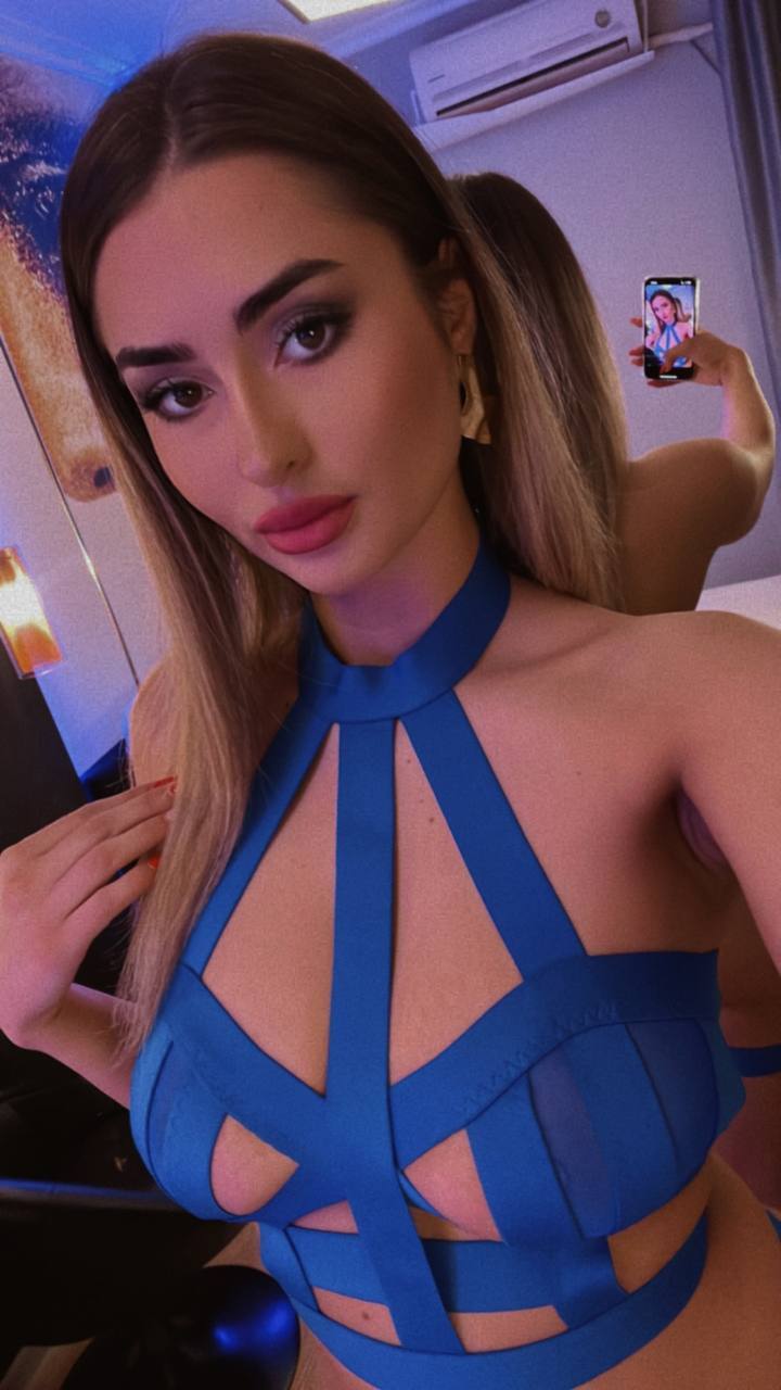 Live sex webcam photo for LoraDevine #7780290