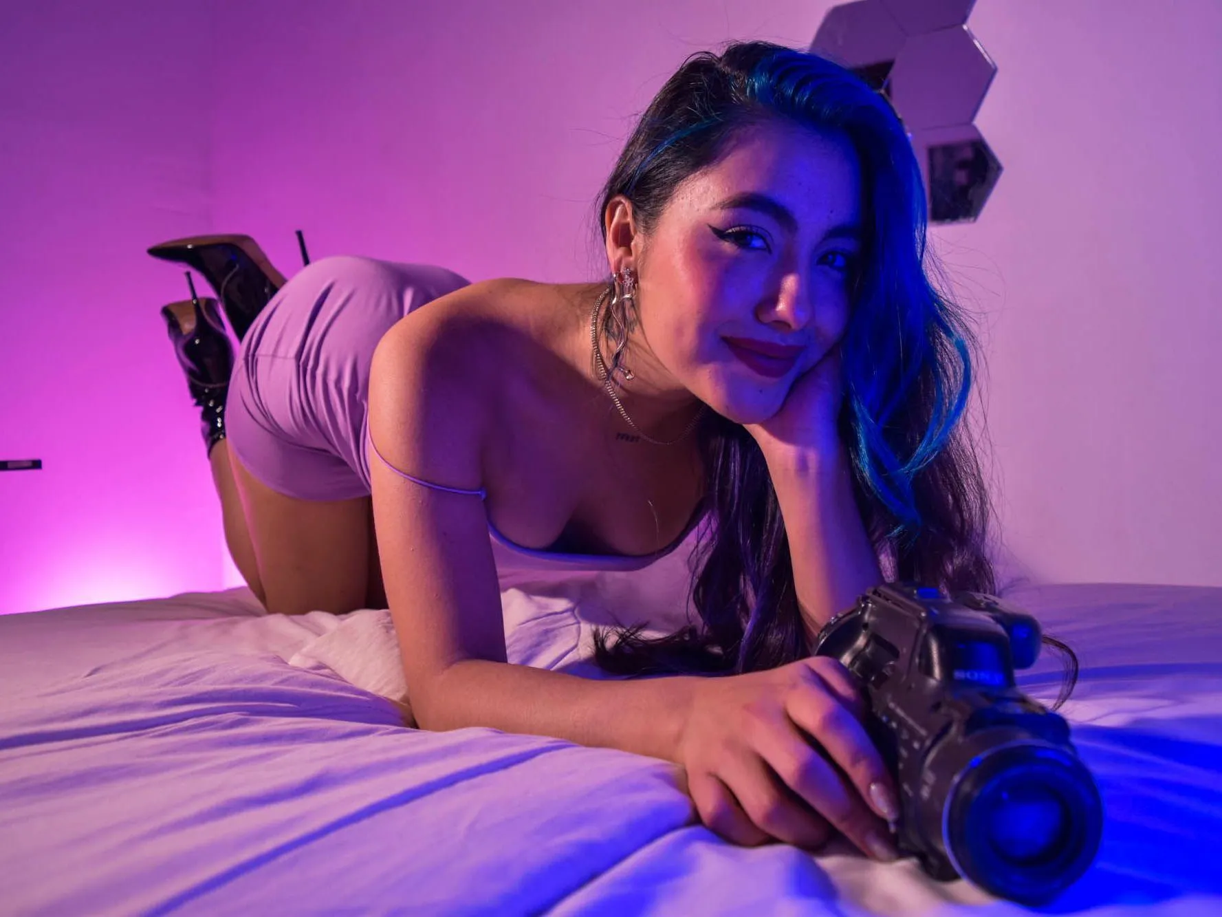 Live sex webcam photo for LiaMiller78 #3185429