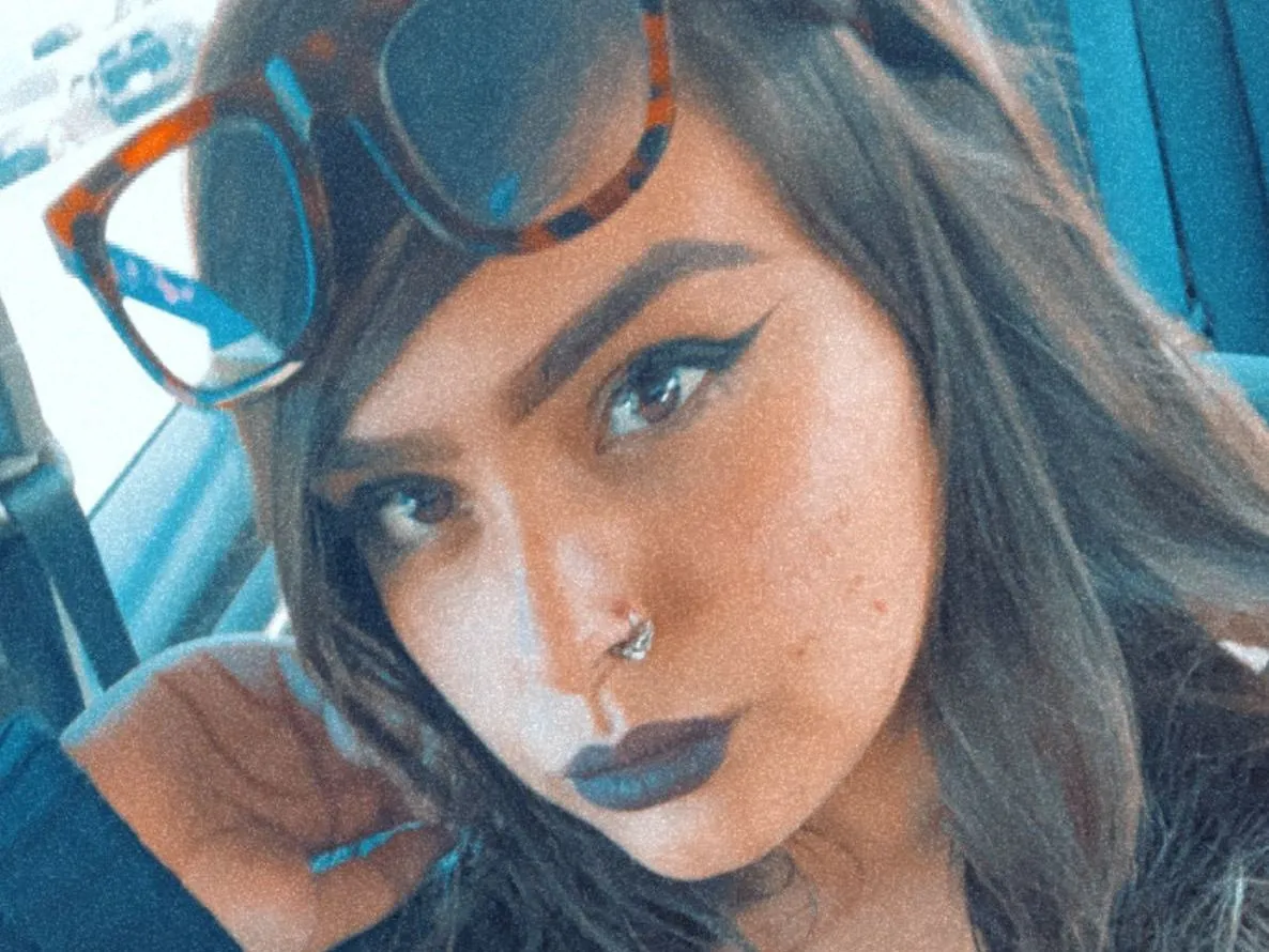 Live sex webcam photo for RoxyLuna #3239752