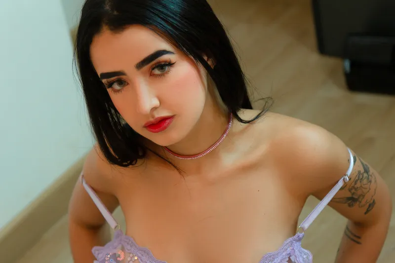 Live sex webcam photo for EmyBlackk #3413526
