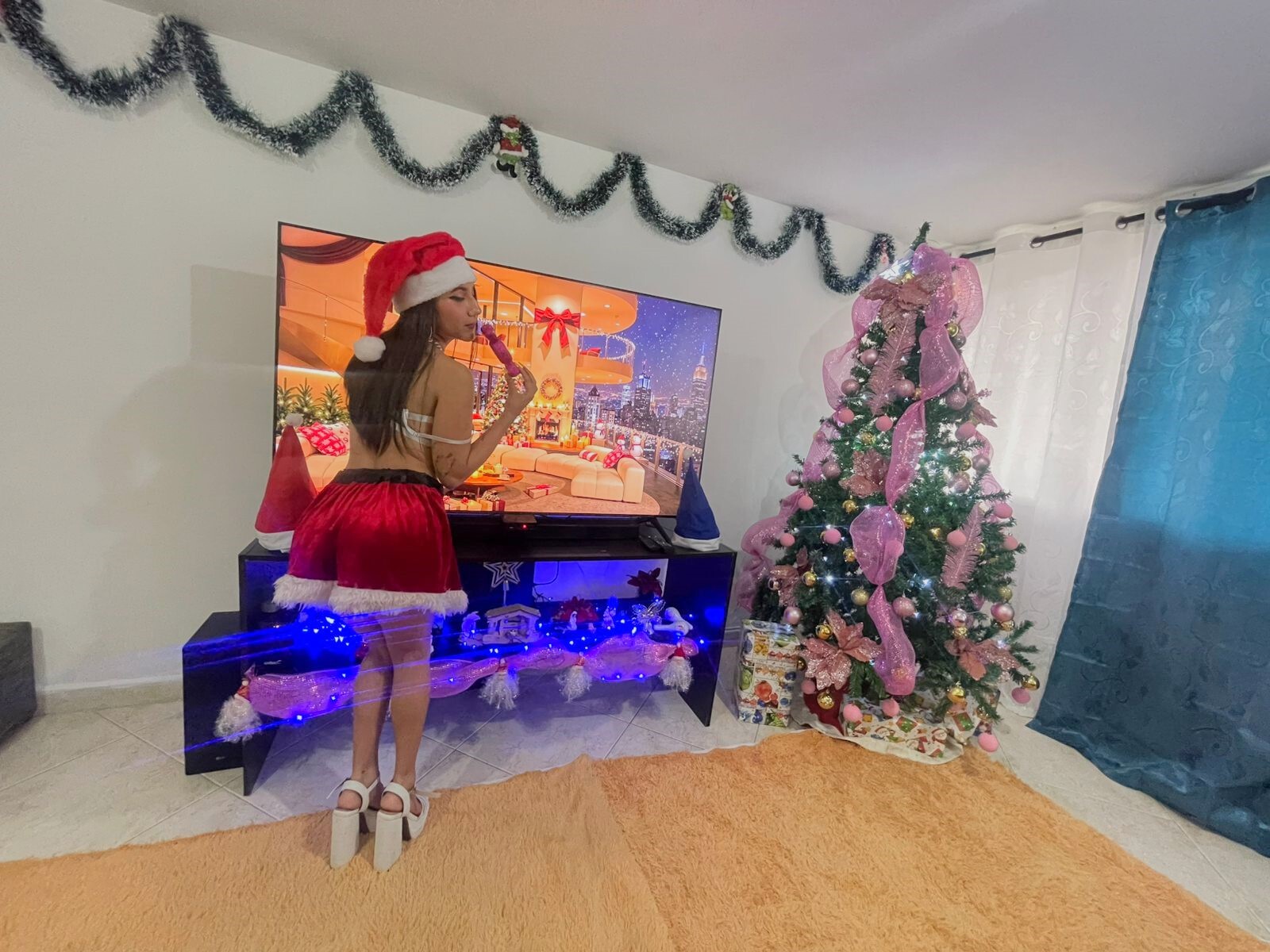 Live sex webcam photo for camilaSwitt #7386015