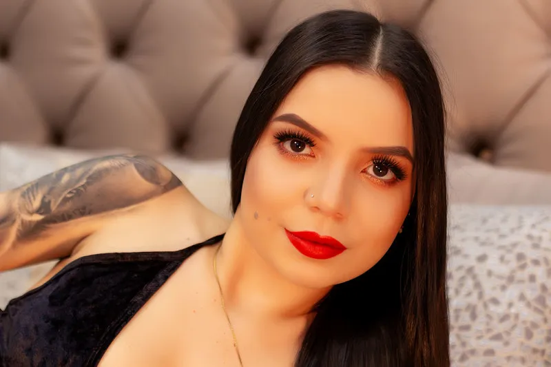 Live sex webcam photo for EmmaRossi18 #3177871