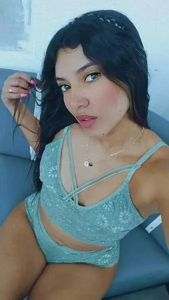 Live sex webcam photo for MelissaXander #3427258