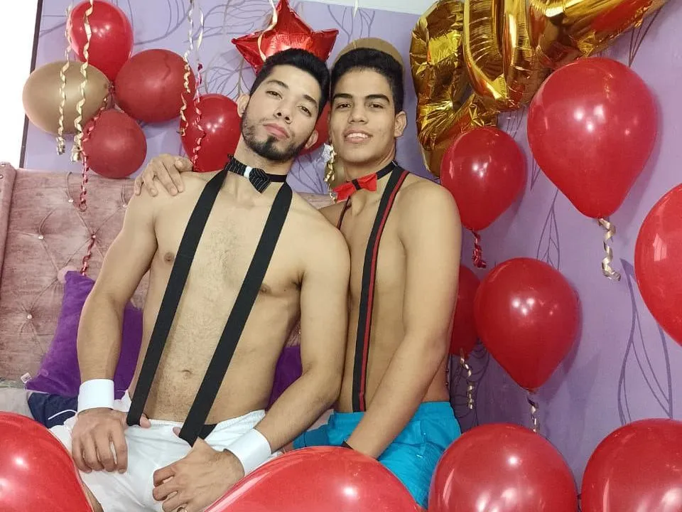 Live sex webcam photo for Rudeguys2022 #3177906