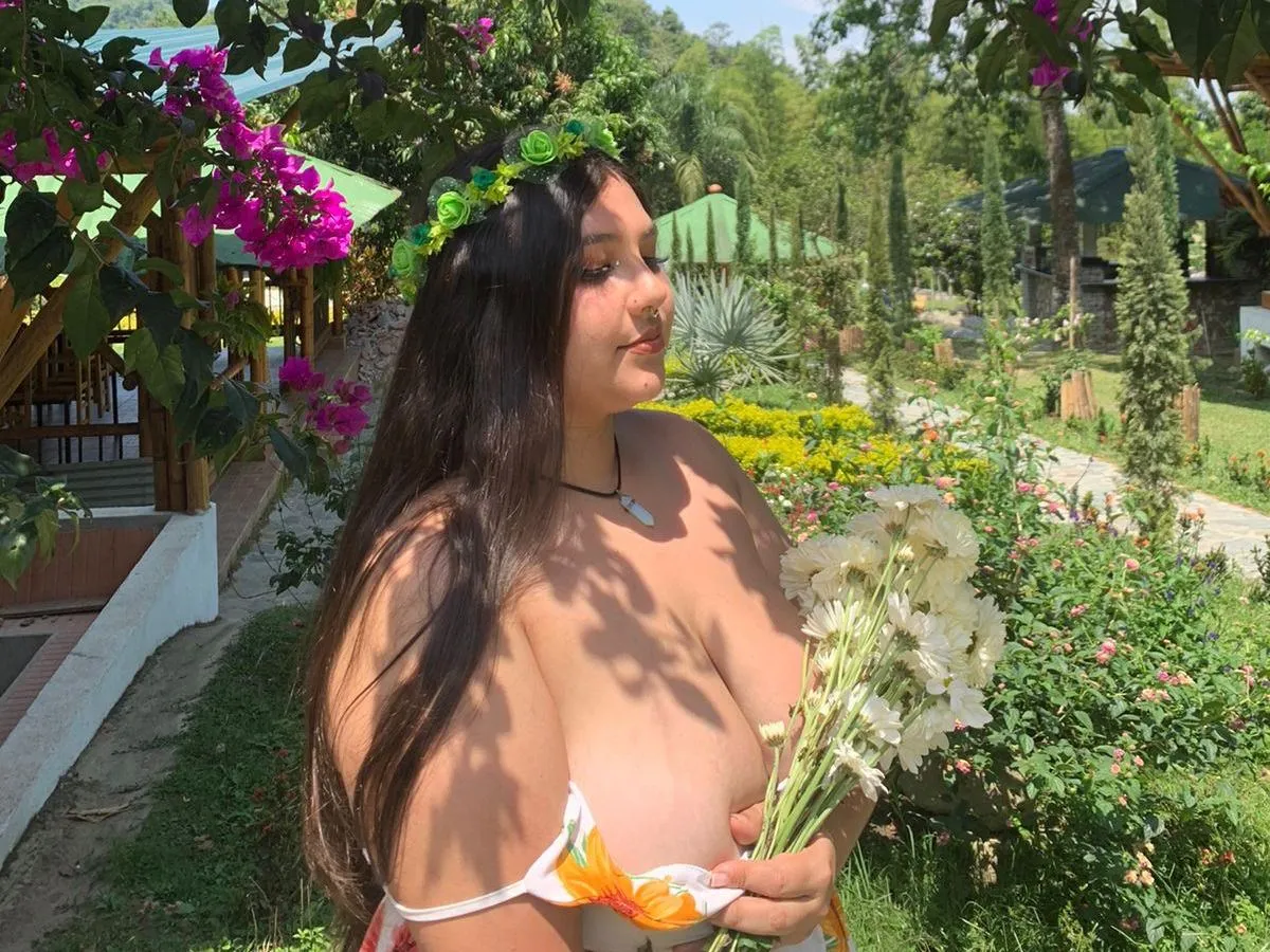 Live sex webcam photo for HannaWylliams #3891810