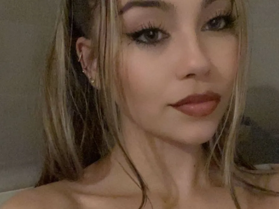 Live sex webcam photo for Throatgoat6699 #3195842