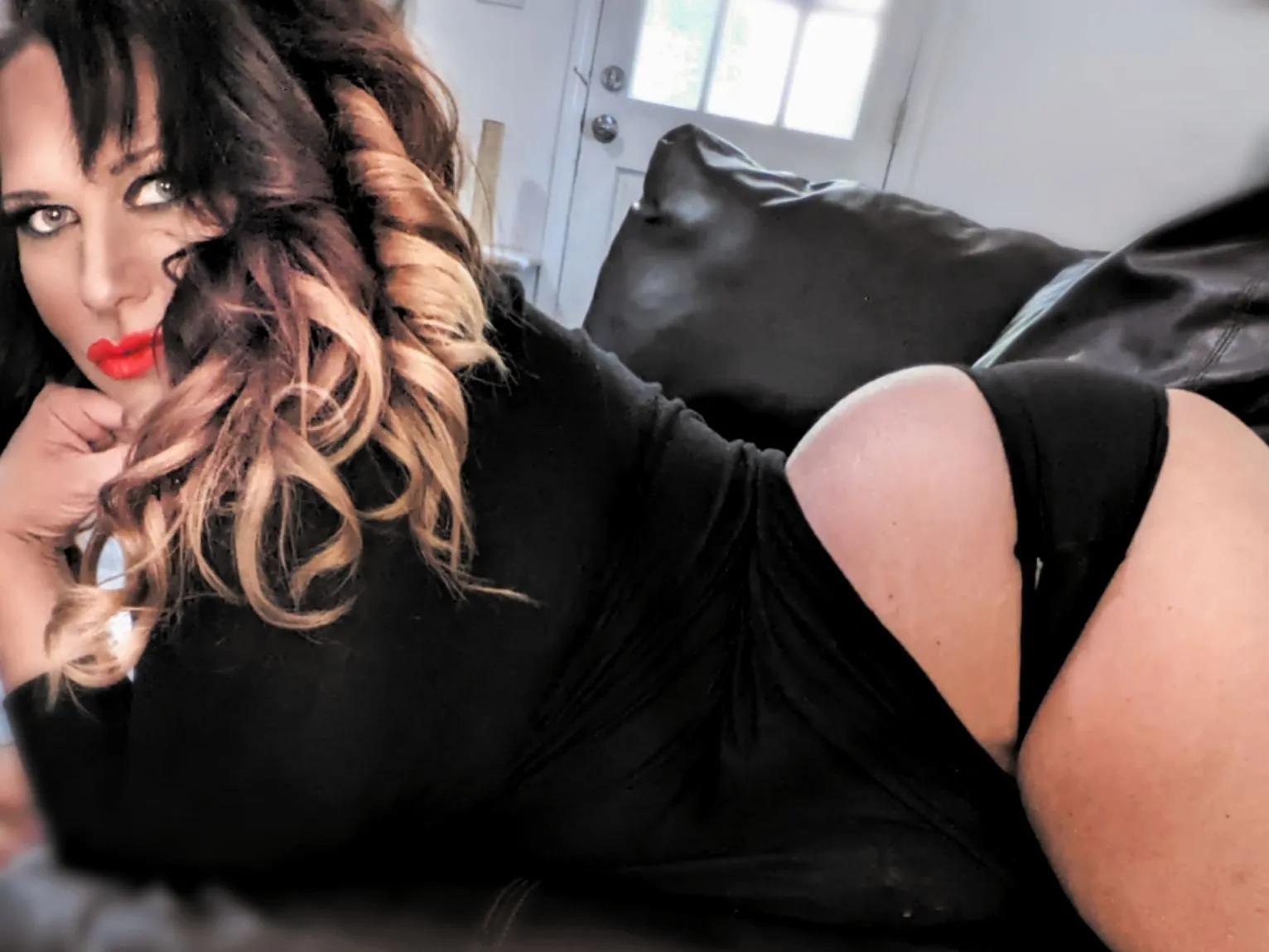 Live sex webcam photo for GionnaJones50 #3902315