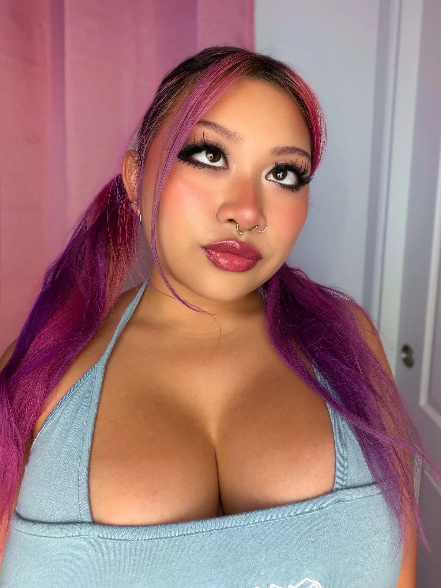 Live sex webcam photo for AngelaVenus #8016225