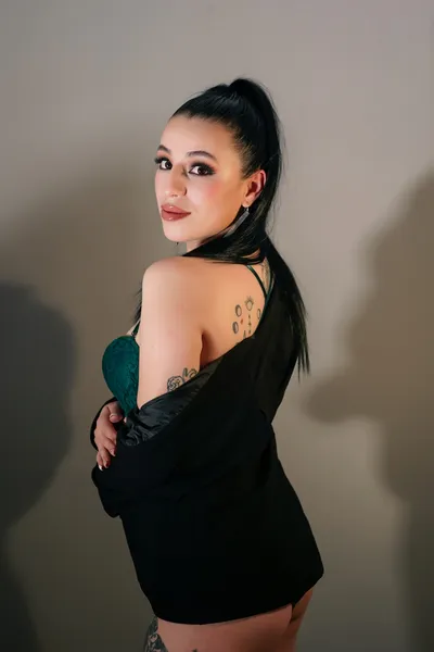 Live sex webcam photo for LynBennett #3183555
