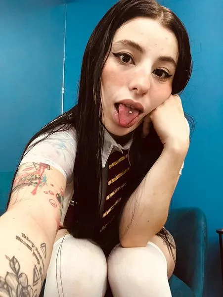 Live sex webcam photo for LynBennett #3459107