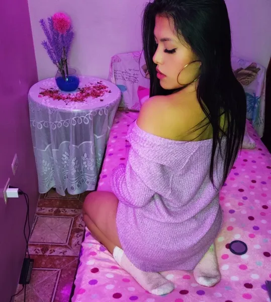 Live sex webcam photo for AliceDillon #3228160