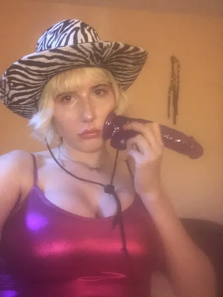 Live sex webcam photo for GoddessTigerLillie #3349591