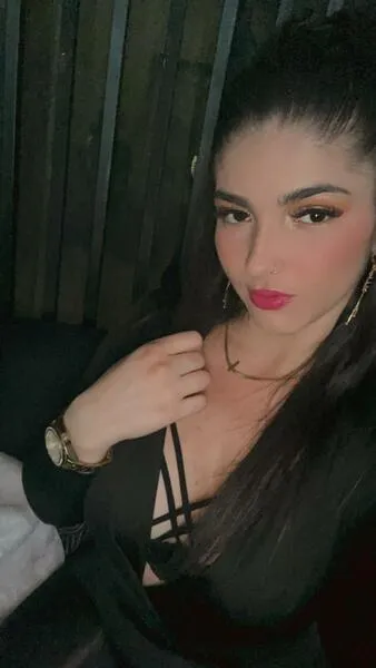 Live sex webcam photo for MaddieHarper #3709024