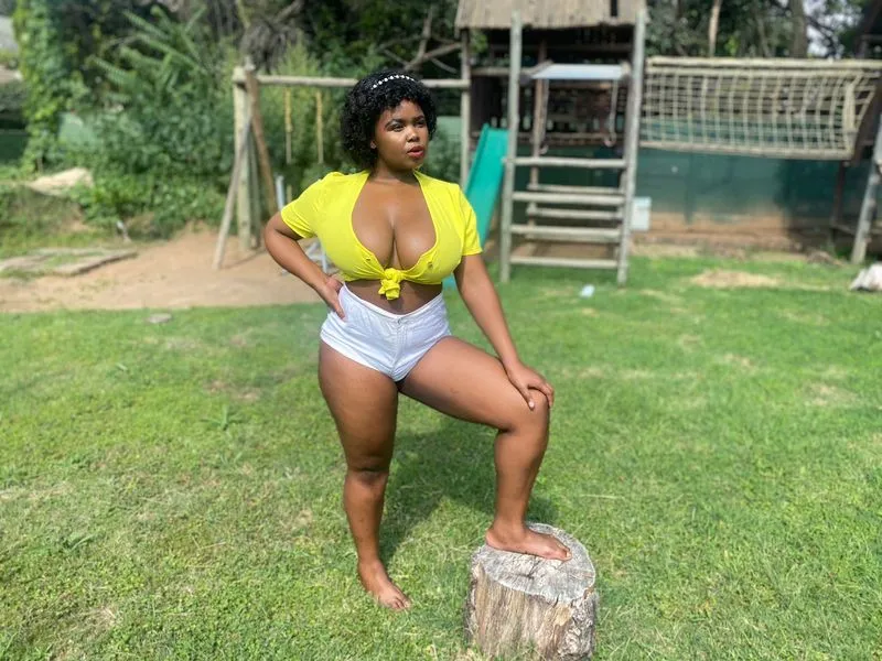 Live sex webcam photo for BustyBonnitaxxx #3339186