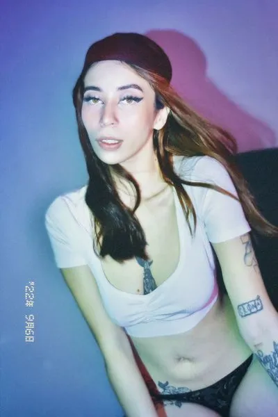 Live sex webcam photo for LaurenVegaa #3562955