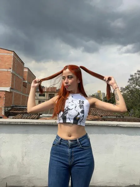 Live sex webcam photo for LaurenVegaa #4105316