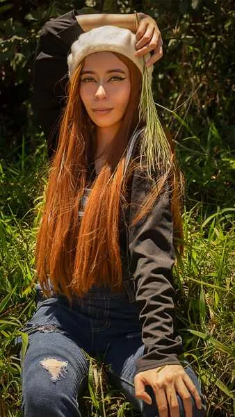 Live sex webcam photo for LaurenVegaa #5527416