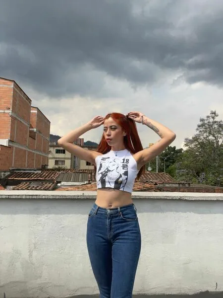 Live sex webcam photo for LaurenVegaa #4105322