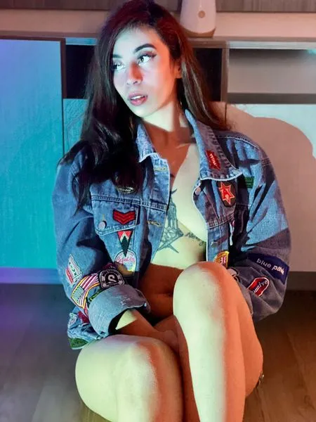 Live sex webcam photo for LaurenVegaa #3562948