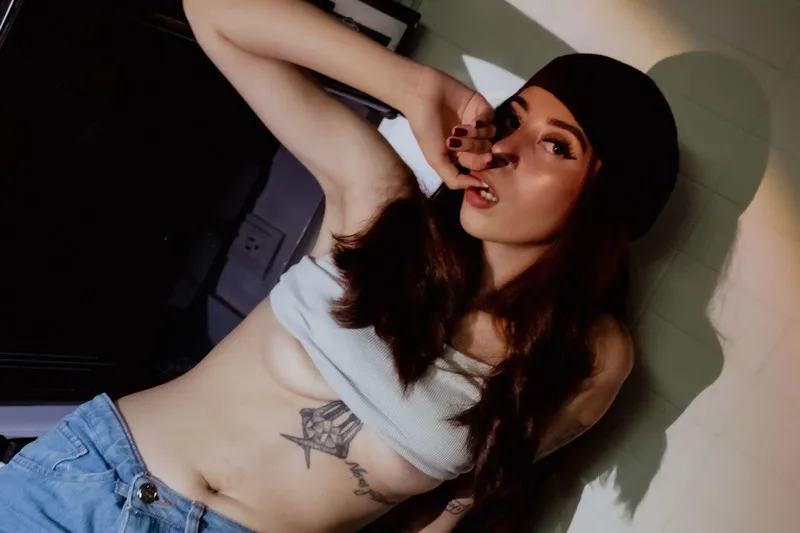 Live sex webcam photo for LaurenVegaa #3508878