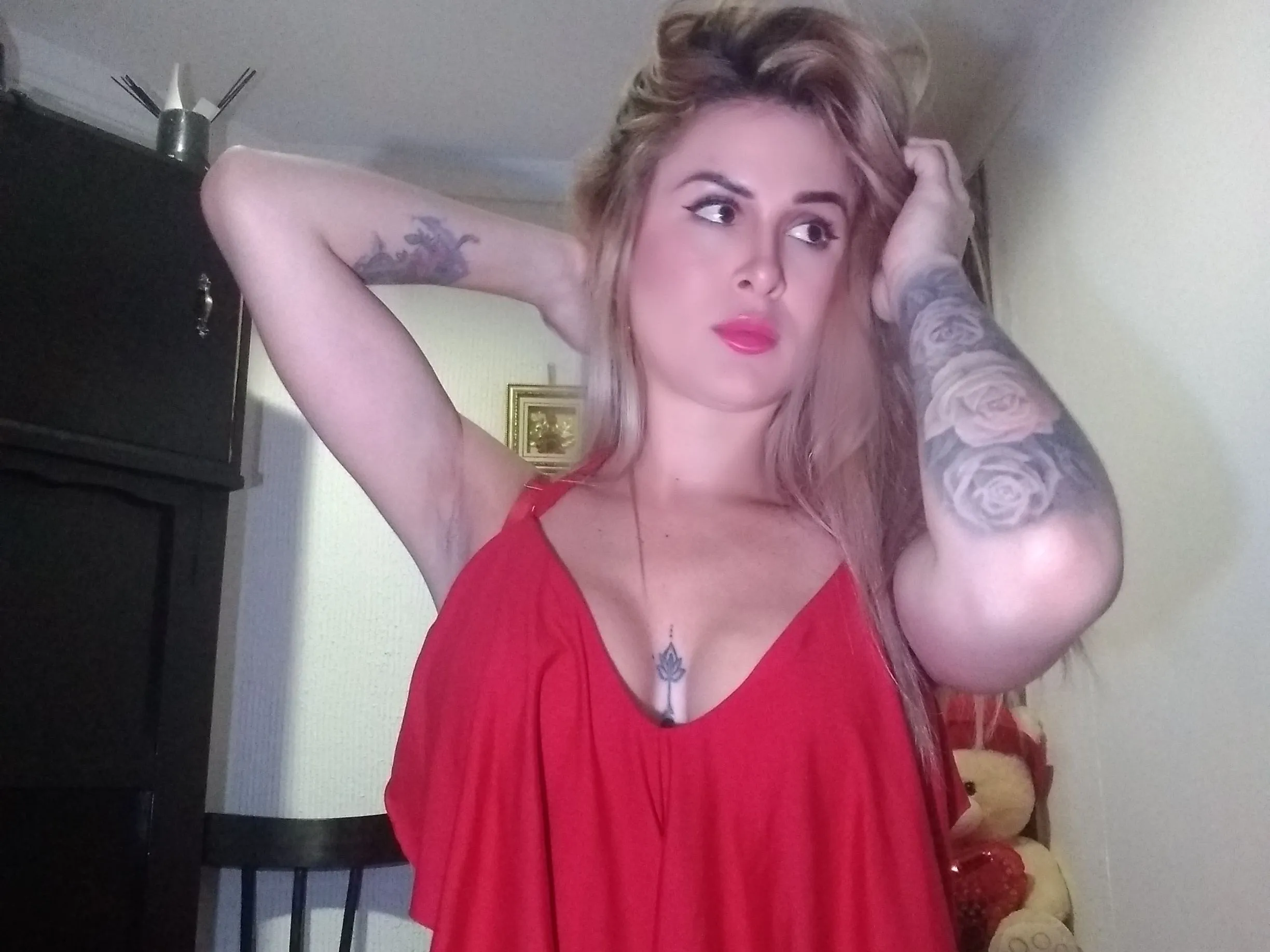 Live sex webcam photo for MiaBlackSuarez #3908687