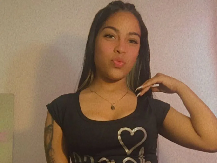 Live sex webcam photo for Shanel18 #3448508