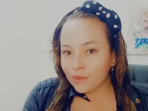 Live sex webcam photo for Honey33 #3190672