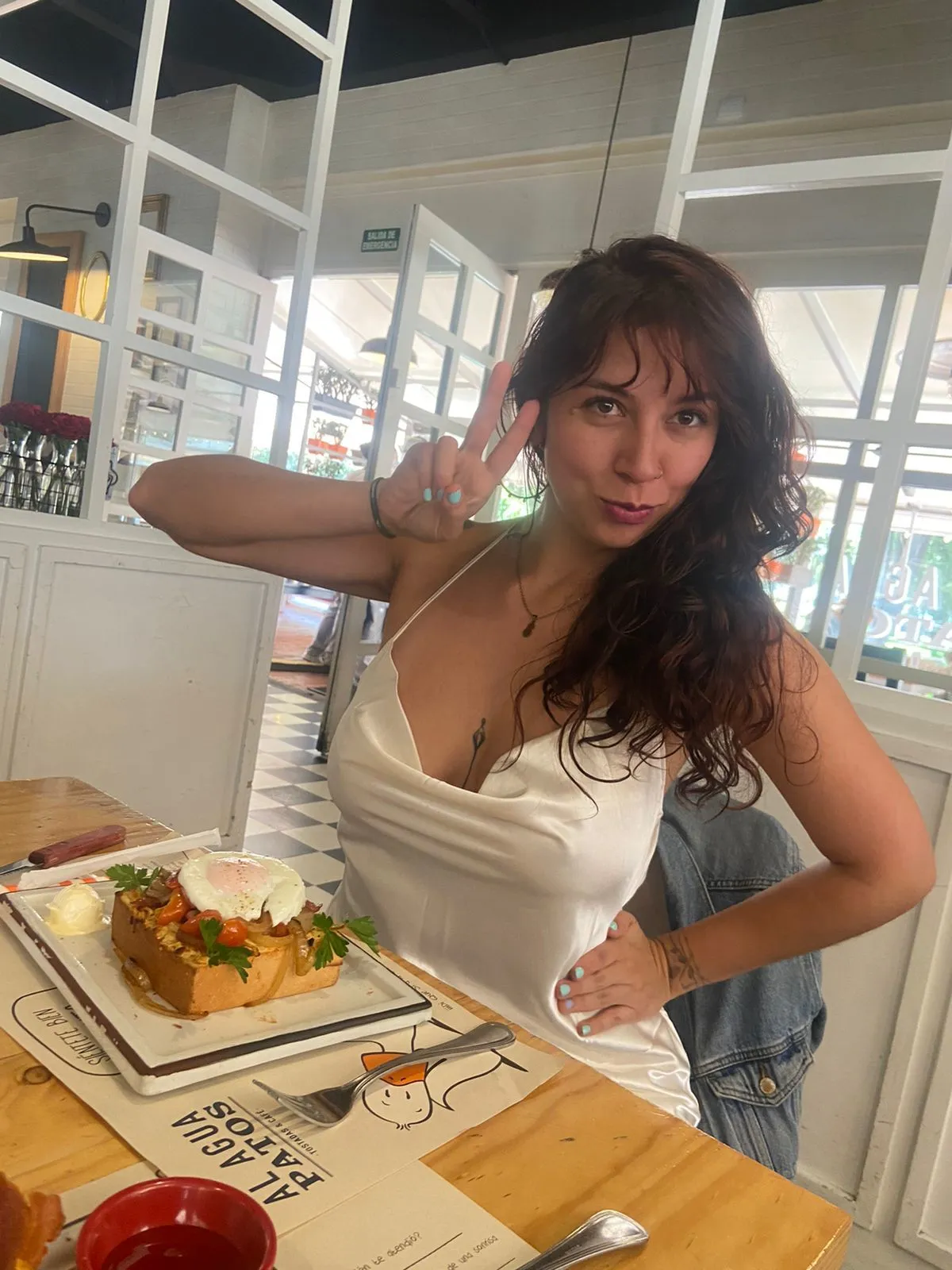 Live sex webcam photo for LoolaBrown #7907702