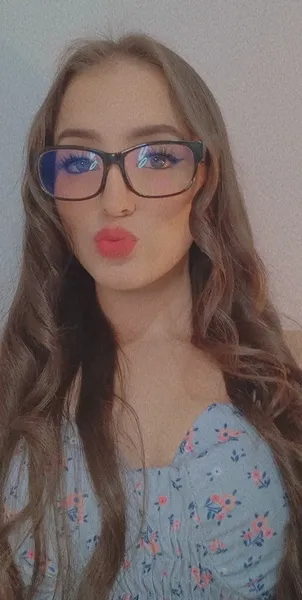 Live sex webcam photo for LeslieGrant #3203203