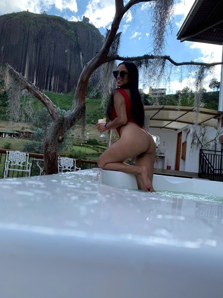 Live sex webcam photo for LEAHDOUGLASS #3218402