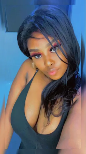 Live sex webcam photo for HotCurvy21 #3317244