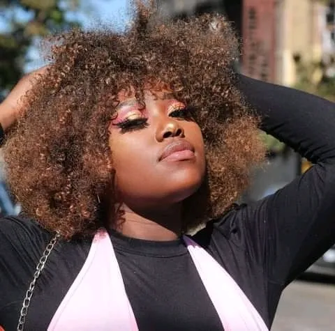 Live sex webcam photo for HotCurvy21 #3317243