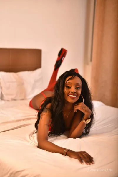 Live sex webcam photo for AvrieBerhane #3822892