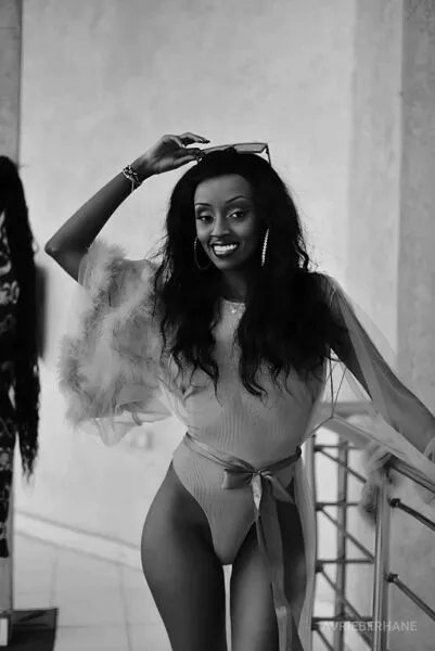 Live sex webcam photo for AvrieBerhane #3822898