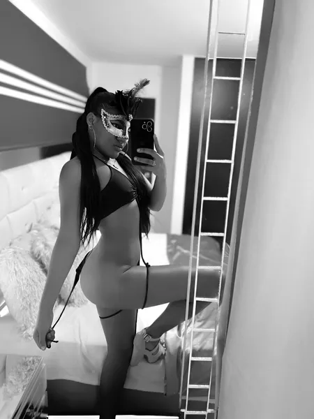 Live sex webcam photo for DanielaRoxy #3249668