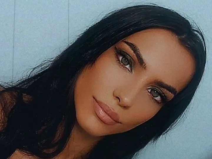 Live sex webcam photo for RoseArianna #3889907