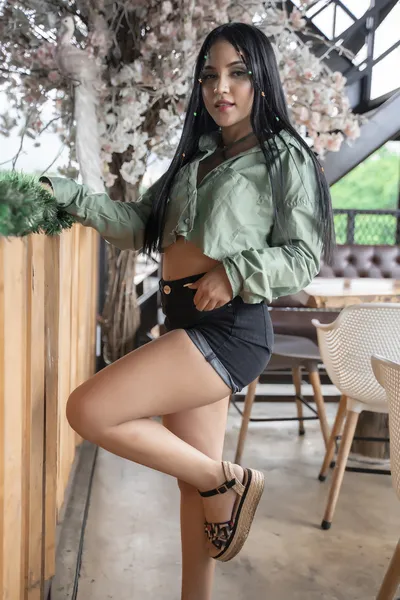 Live sex webcam photo for AliceRiizzo #3207908