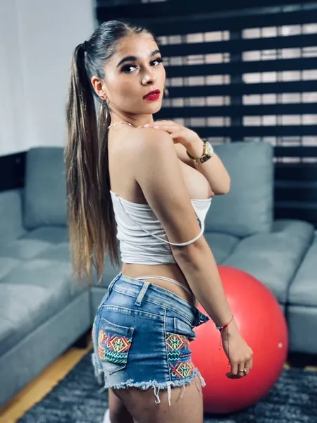Live sex webcam photo for CristalHottXx #3274087