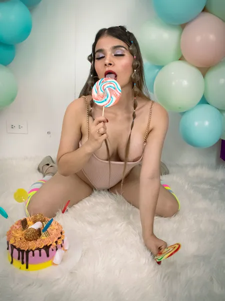Live sex webcam photo for CristalHottXx #3492084