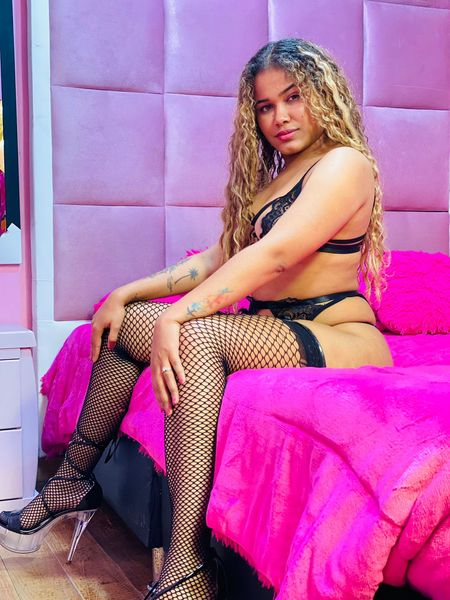 Live sex webcam photo for JessicaRabbitth #3208544