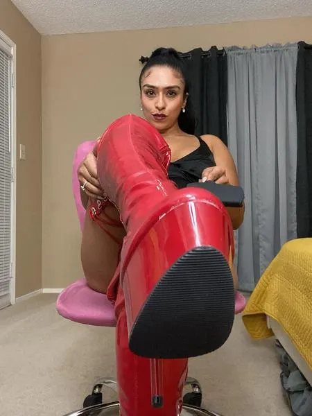 Live sex webcam photo for LatinSandra #7798712