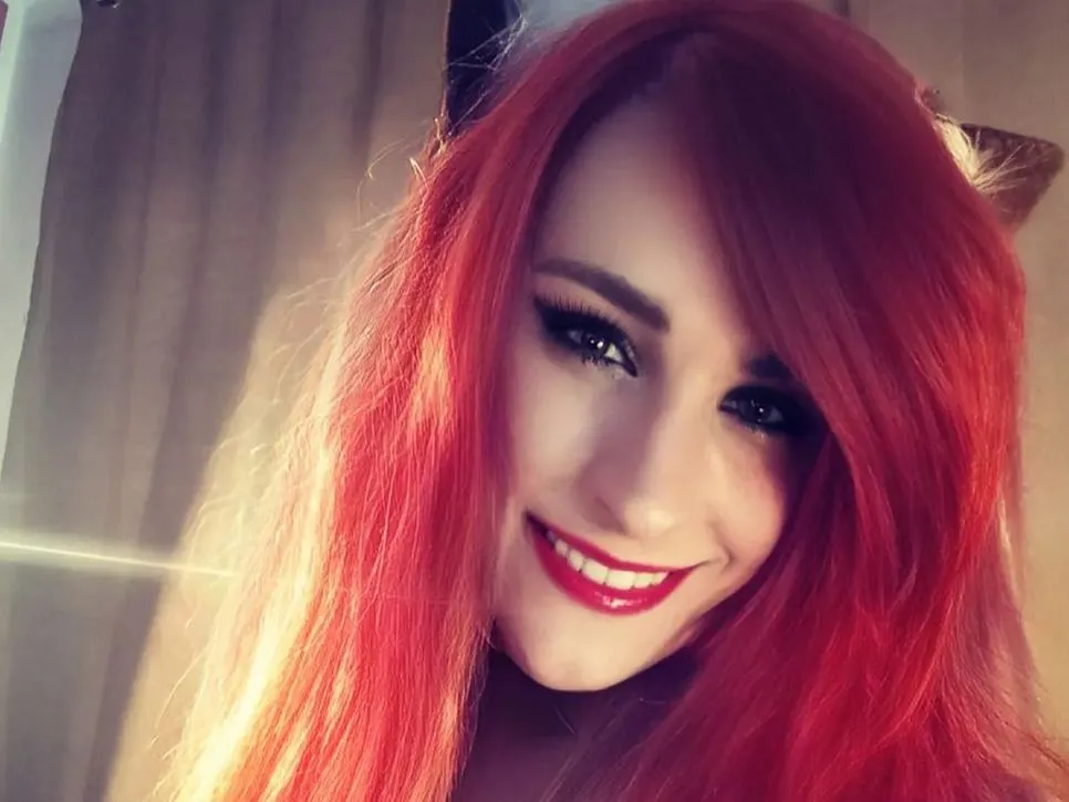 Live sex webcam photo for GeekAvaFox #3379402