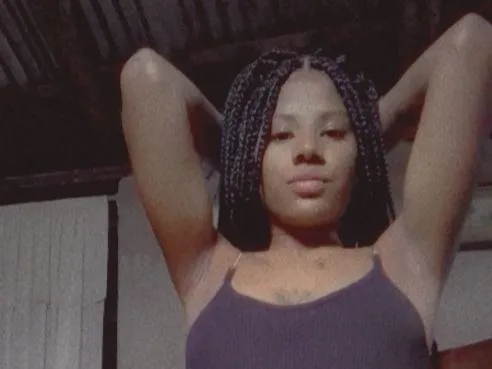 Live sex webcam photo for SaraLewis12 #3210564