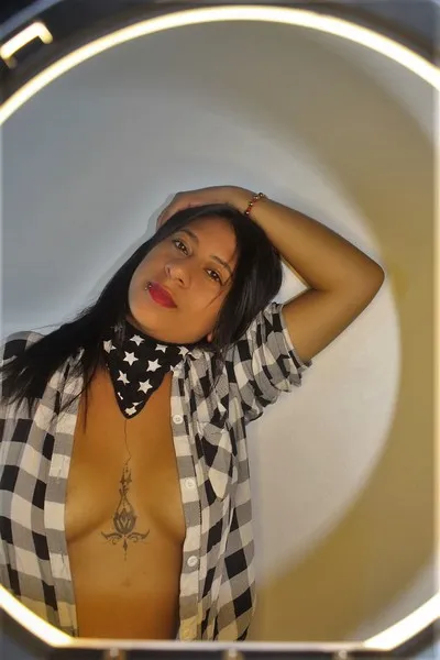 Live sex webcam photo for MullerPamela #3312254